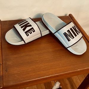 Nike Men’s Off court Slide Sandal Grey - size 10